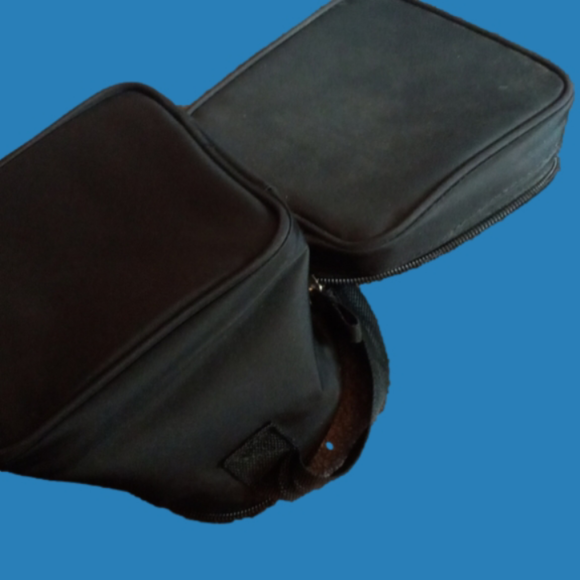 Zip up protective camera case - Picture 4 of 4